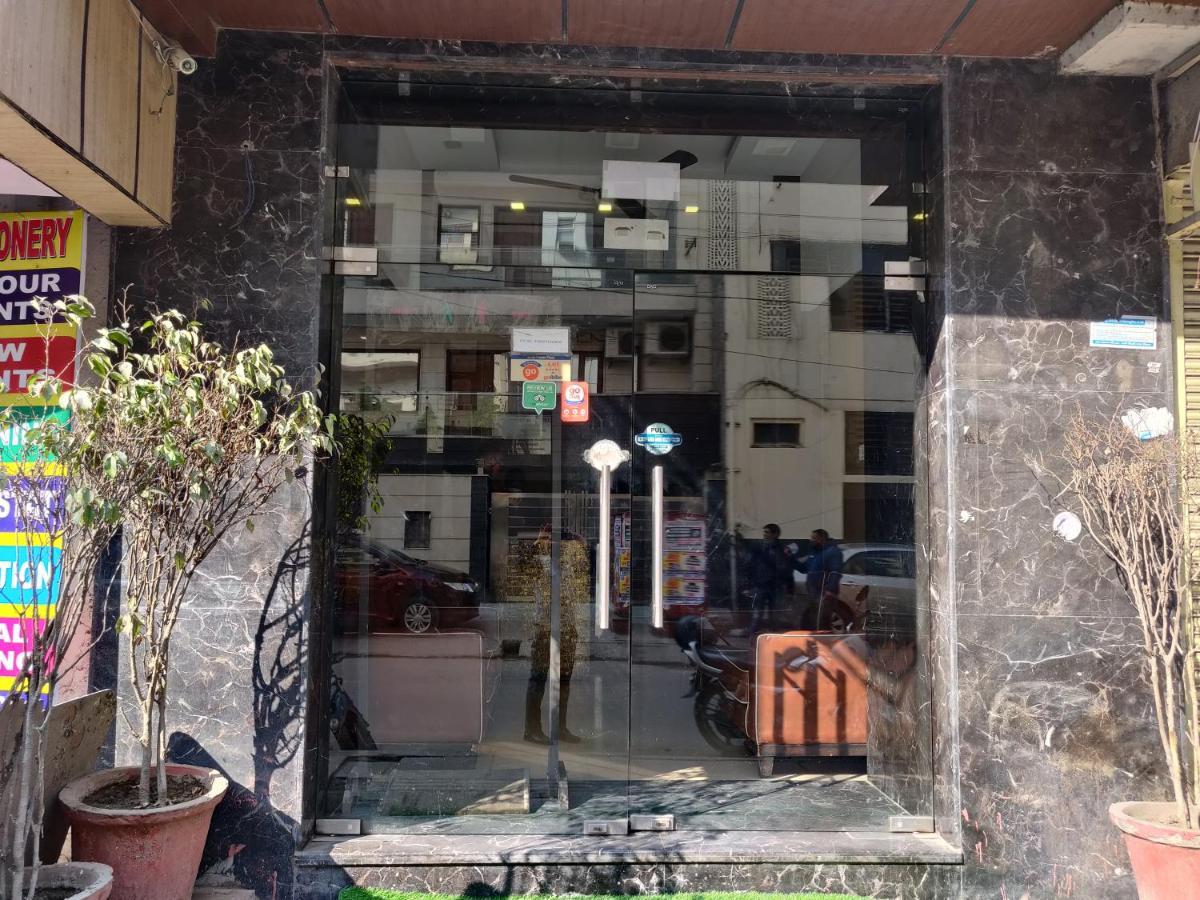 Hotel Pawan Plaza Near Sir Ganga Ram Hospital Delhi  Exterior photo