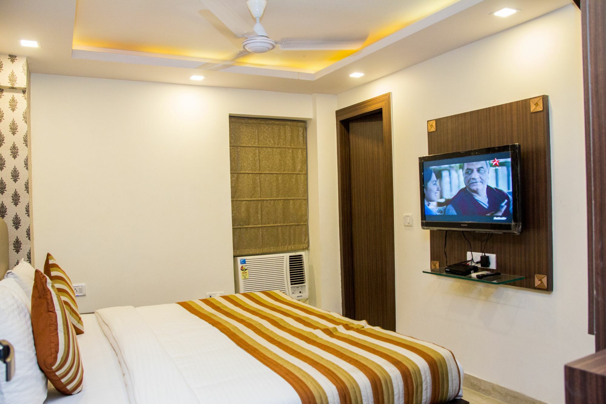 Hotel Pawan Plaza Near Sir Ganga Ram Hospital Delhi  Exterior photo
